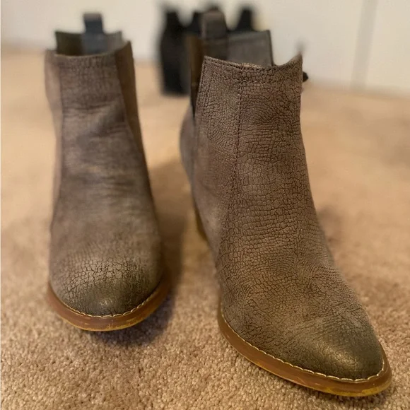 Heeled Booties - Picture 3 of 3